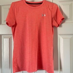 Under Armour loose heatgear t-shirt size M🥰🥰
